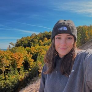 Meet your Posher, Ariana